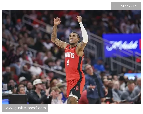 巴特勒半场表现出色轻松斩获9分4篮板2助攻展现实力