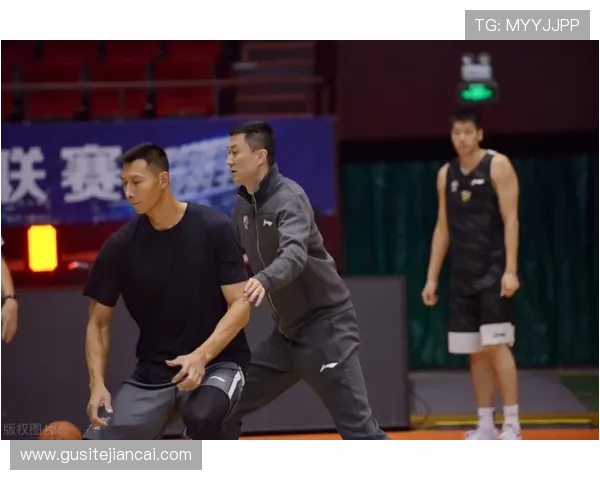 姚明在中国赛重聚老友期待与一哥探讨养老金话题